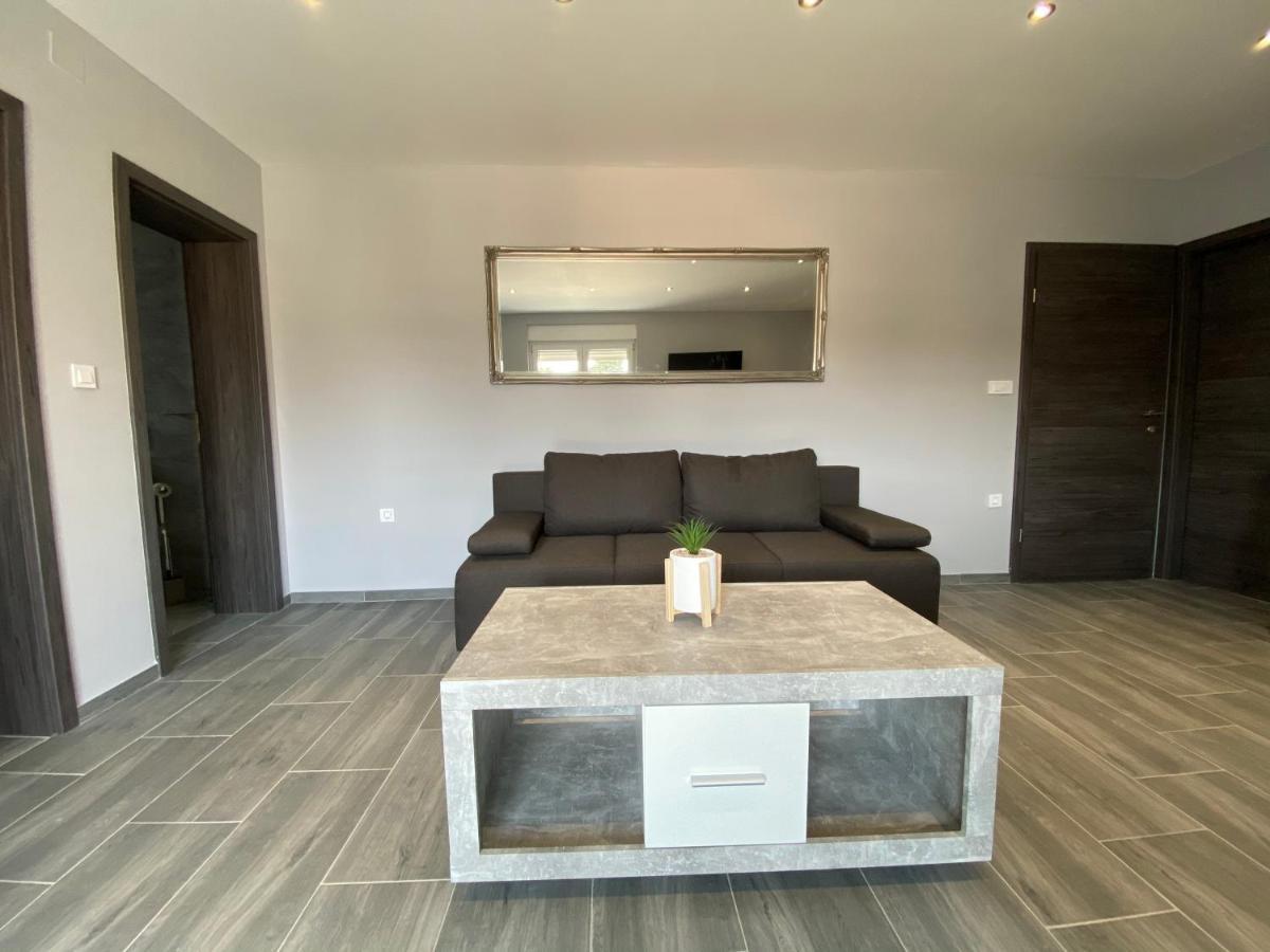 מדולין Villa Maleo מראה חיצוני תמונה