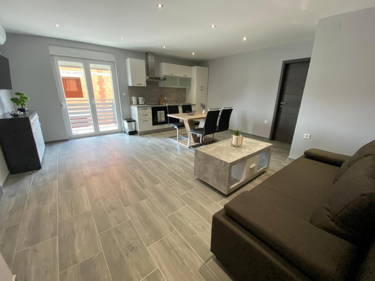מדולין Villa Maleo מראה חיצוני תמונה
