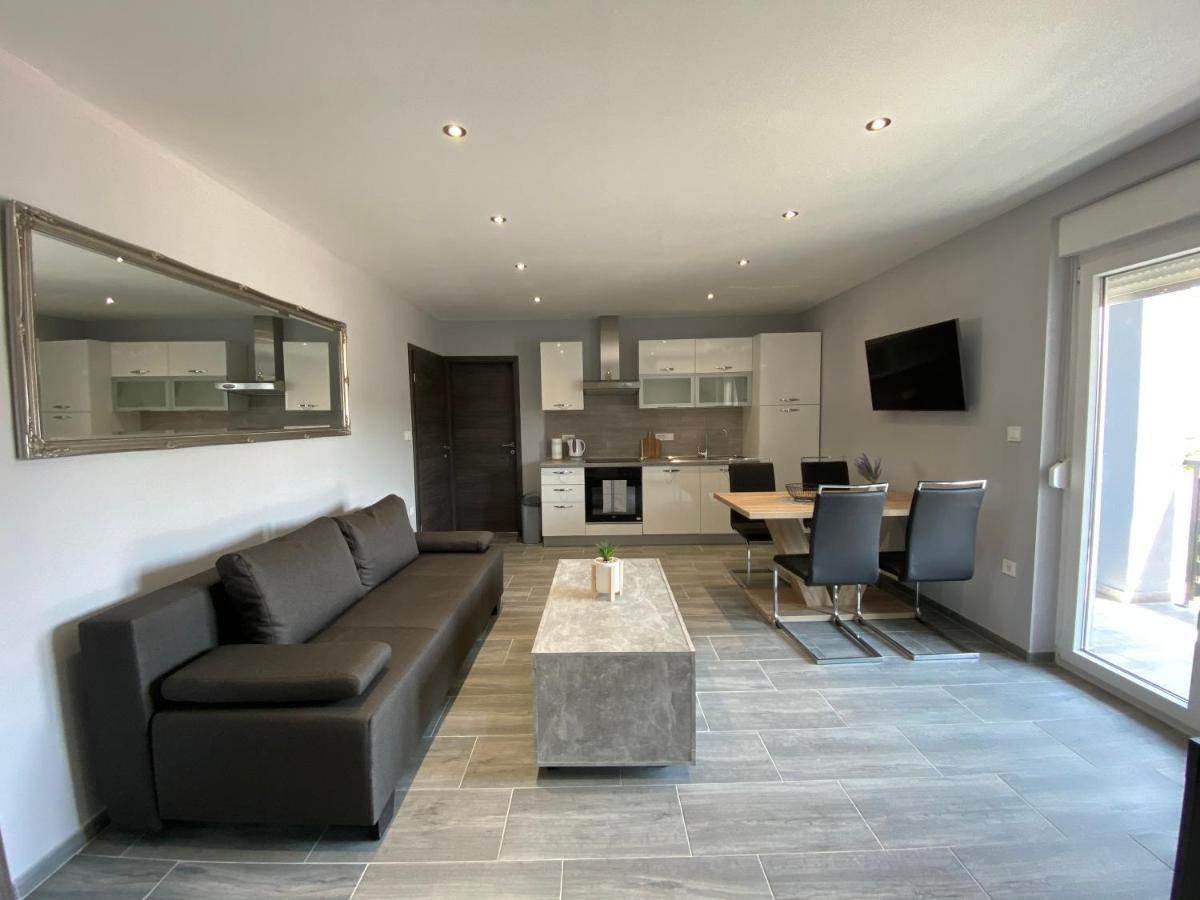 מדולין Villa Maleo מראה חיצוני תמונה